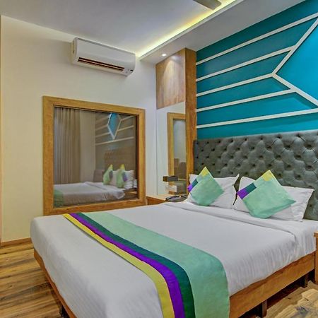 מומביי Treebo Prince Andheri East מראה חיצוני תמונה