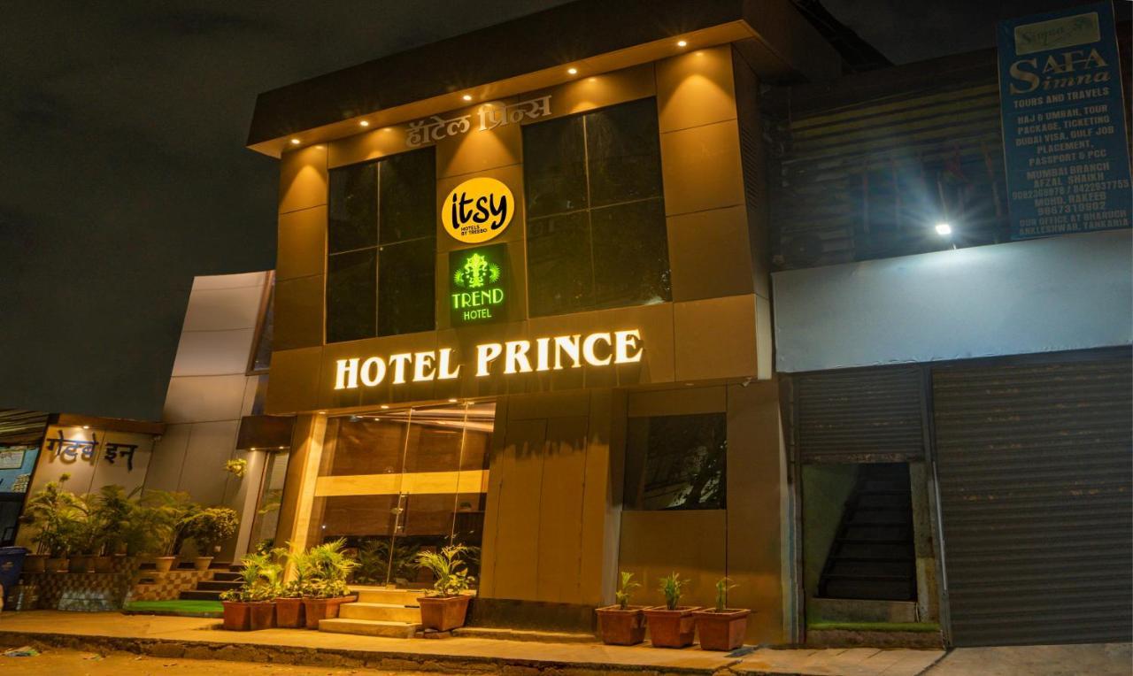 מומביי Treebo Prince Andheri East מראה חיצוני תמונה